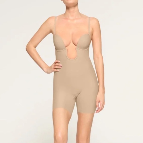 SKIMS All In ONE Deep Plunge Shapewear Mid Thigh Bodysuit in Clay - Picture 1 of 7